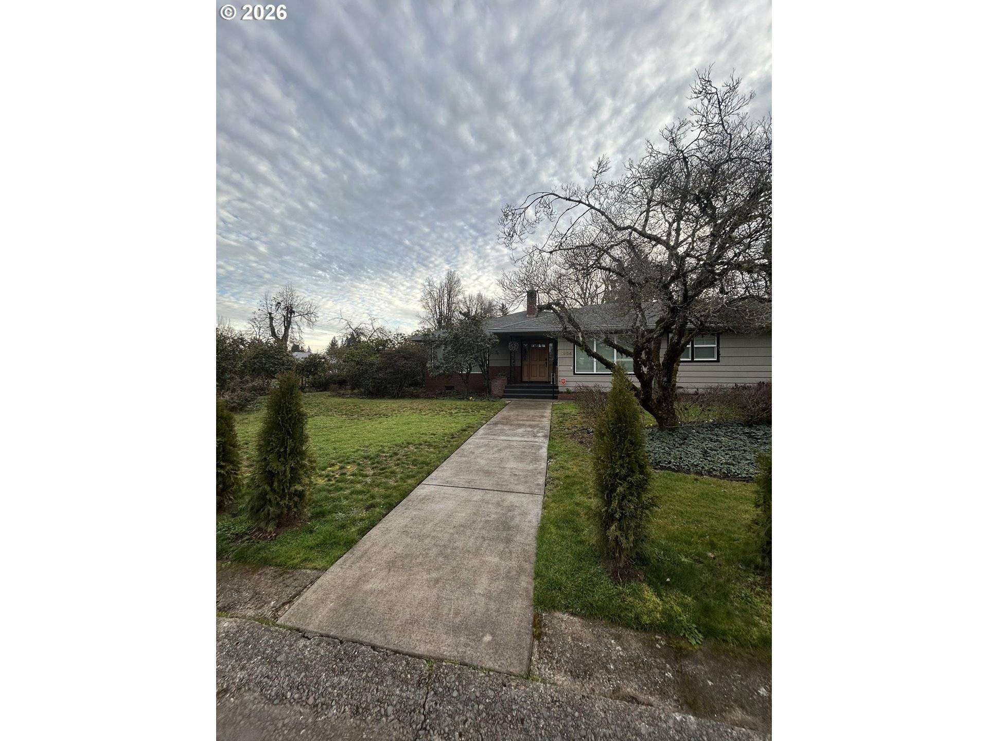 2994 DAPPLE WAY, Eugene, OR 97401