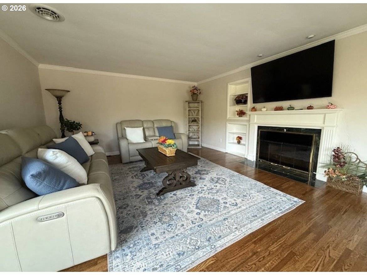 2994 DAPPLE WAY, Eugene, OR 97401