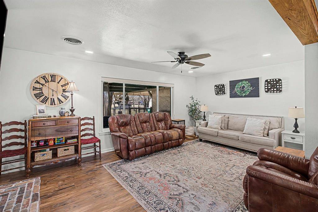 443 E Reunion Street, Fairfield, TX 75840