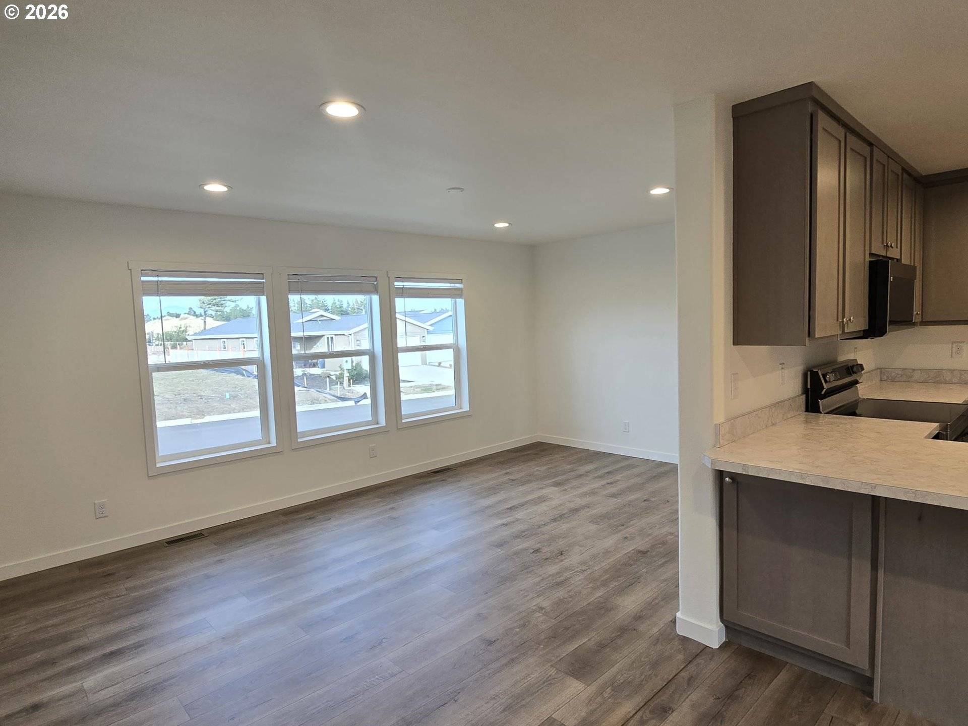 5299 Maple ST, Florence, OR 97439