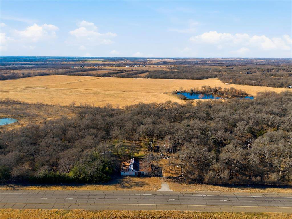 1469 Highway 31, Axtell, TX 76624