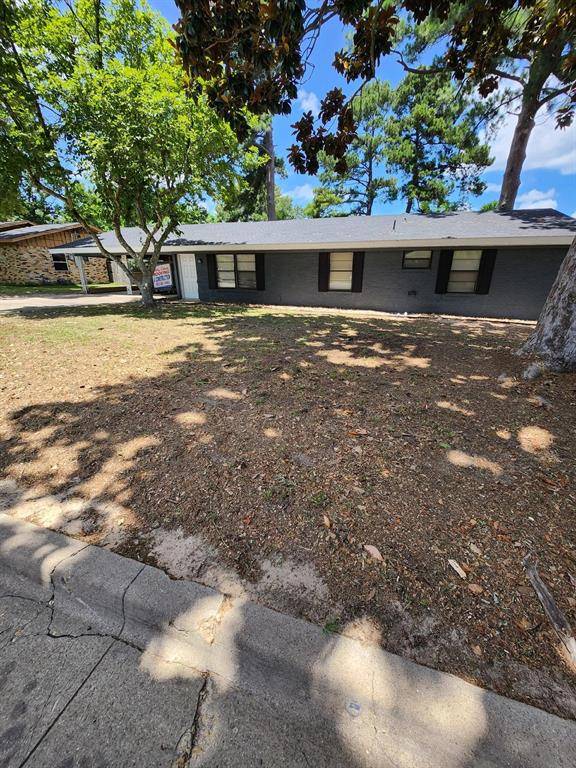 606 Colonial Drive, Athens, TX 75751