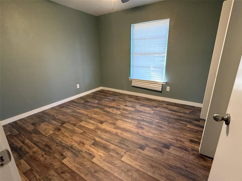 606 Colonial Drive, Athens, TX 75751