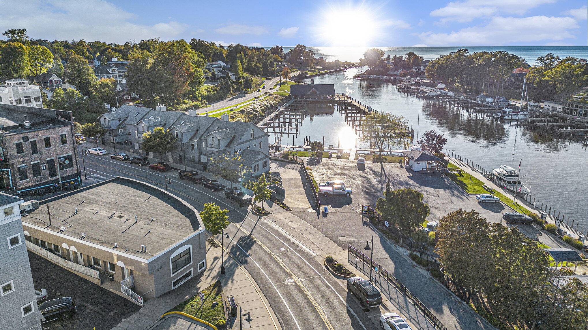 259 Kalamazoo ST #4, South Haven City, MI 49090