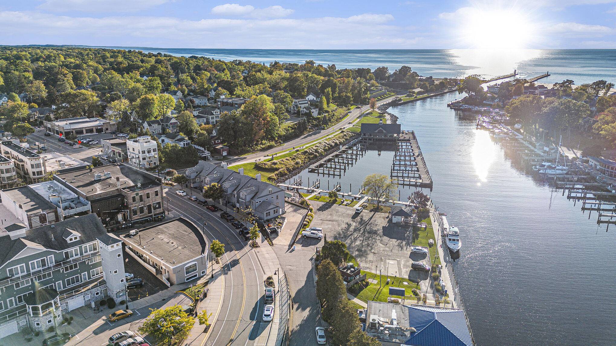 259 Kalamazoo ST #4, South Haven City, MI 49090