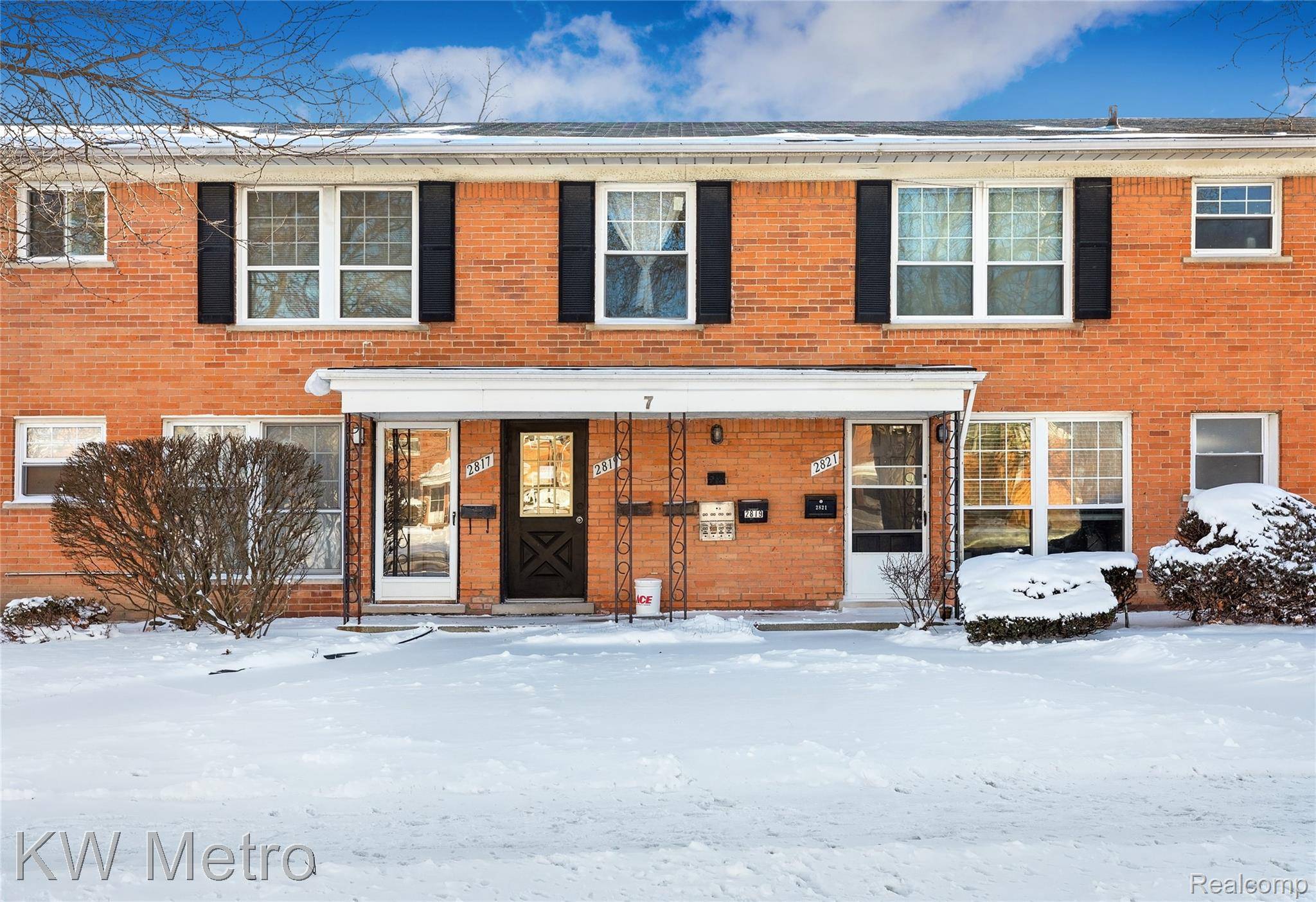 2817 W 13 Mile RD, Royal Oak, MI 48073