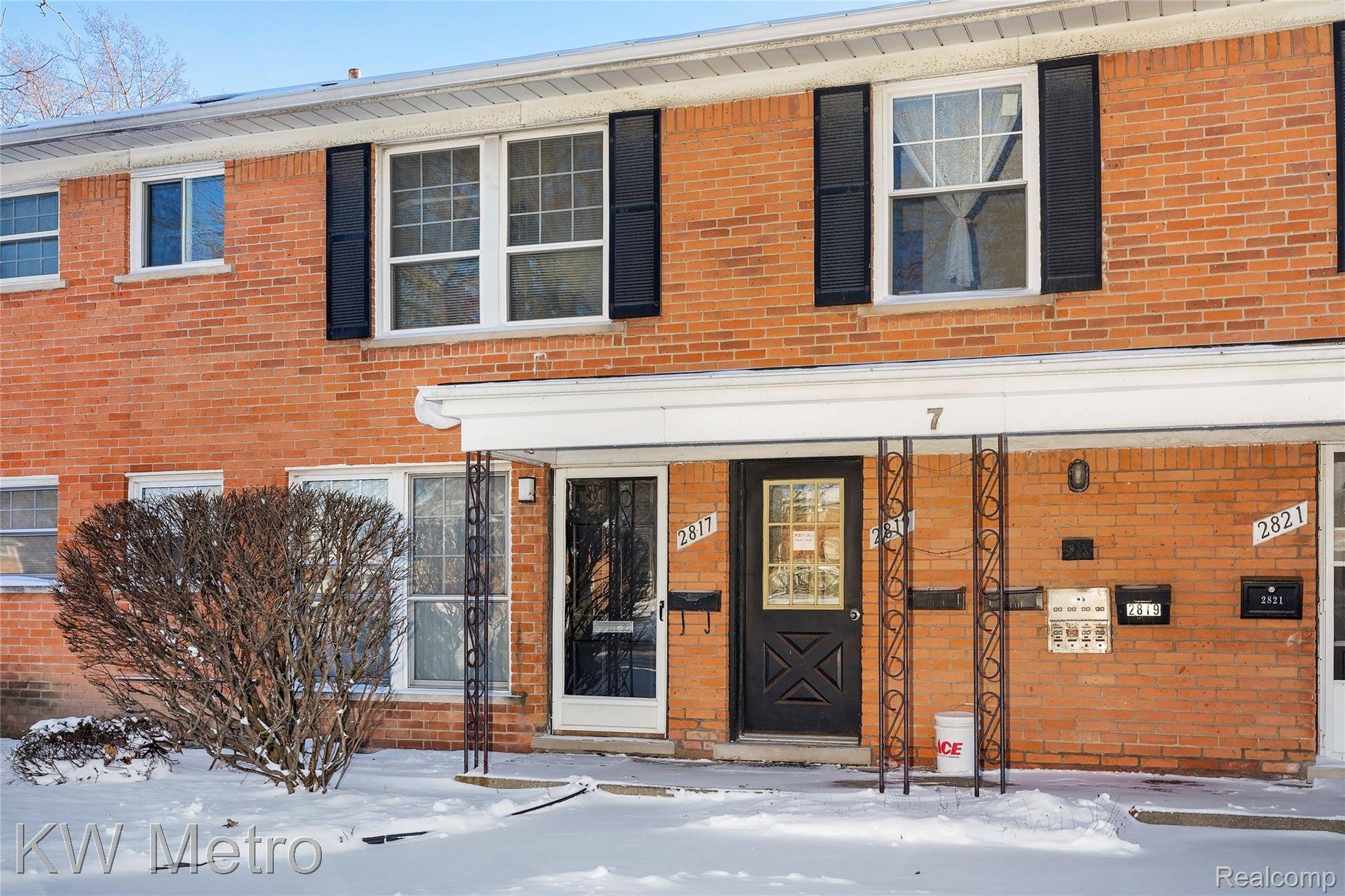 2817 W 13 Mile RD, Royal Oak, MI 48073