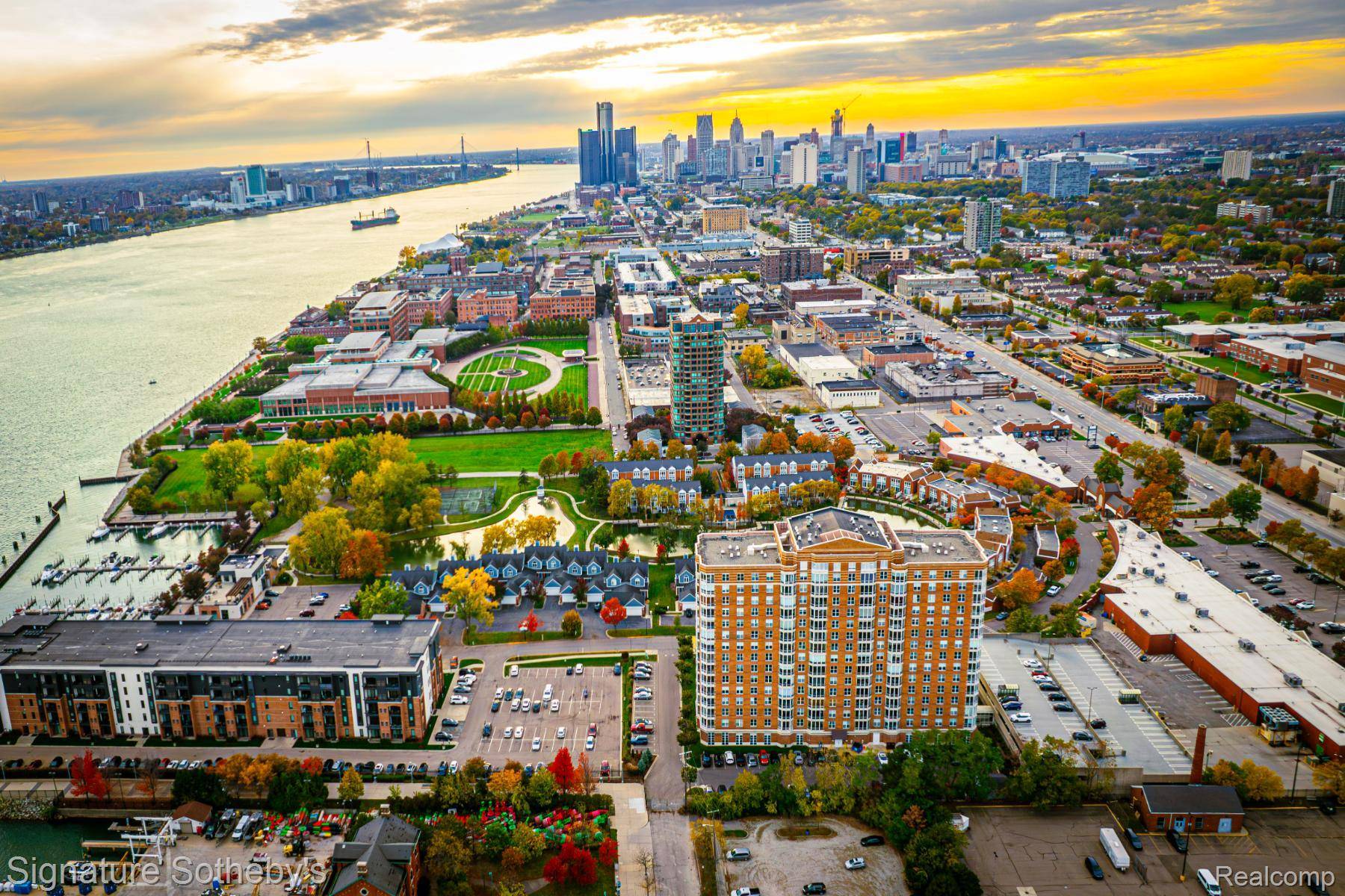 250 E Harbortown DR #703, Detroit, MI 48207