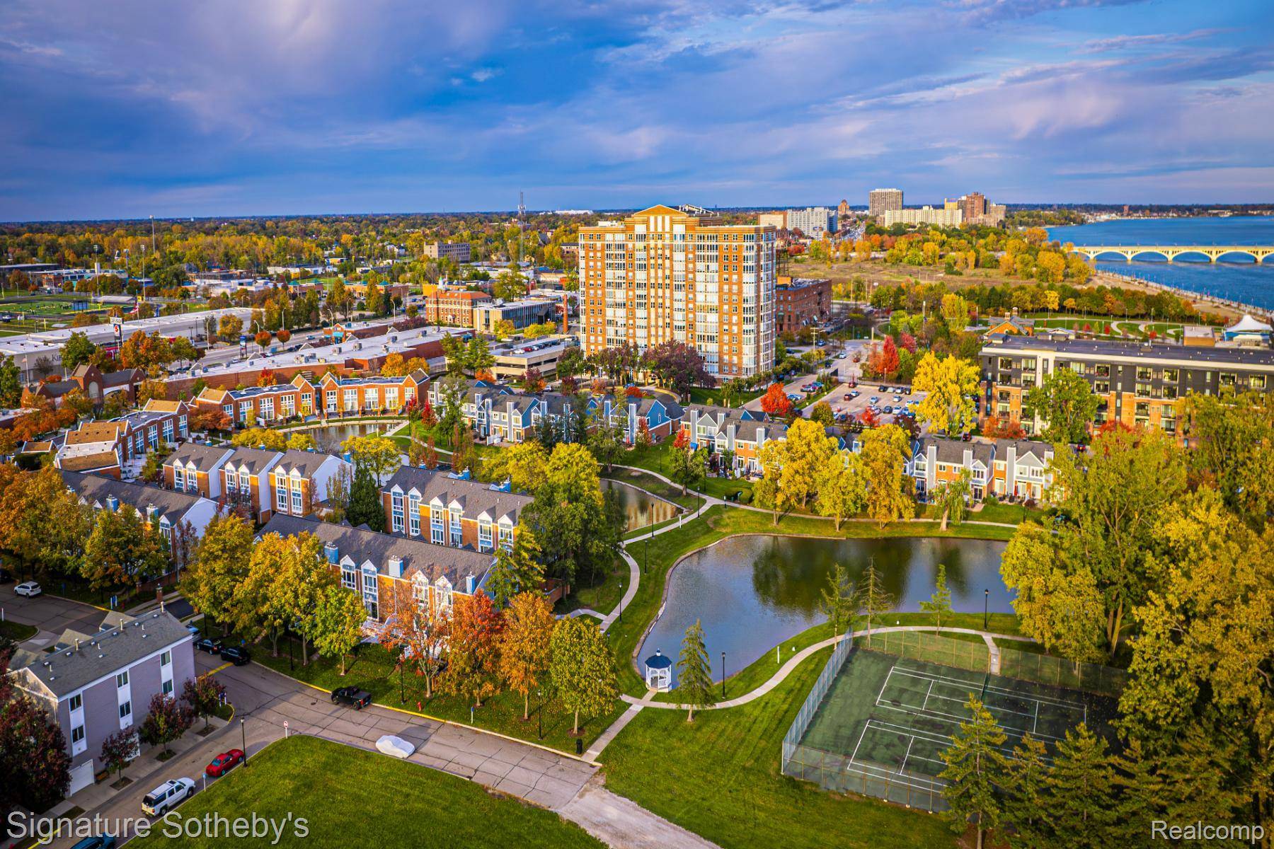 250 E Harbortown DR #703, Detroit, MI 48207