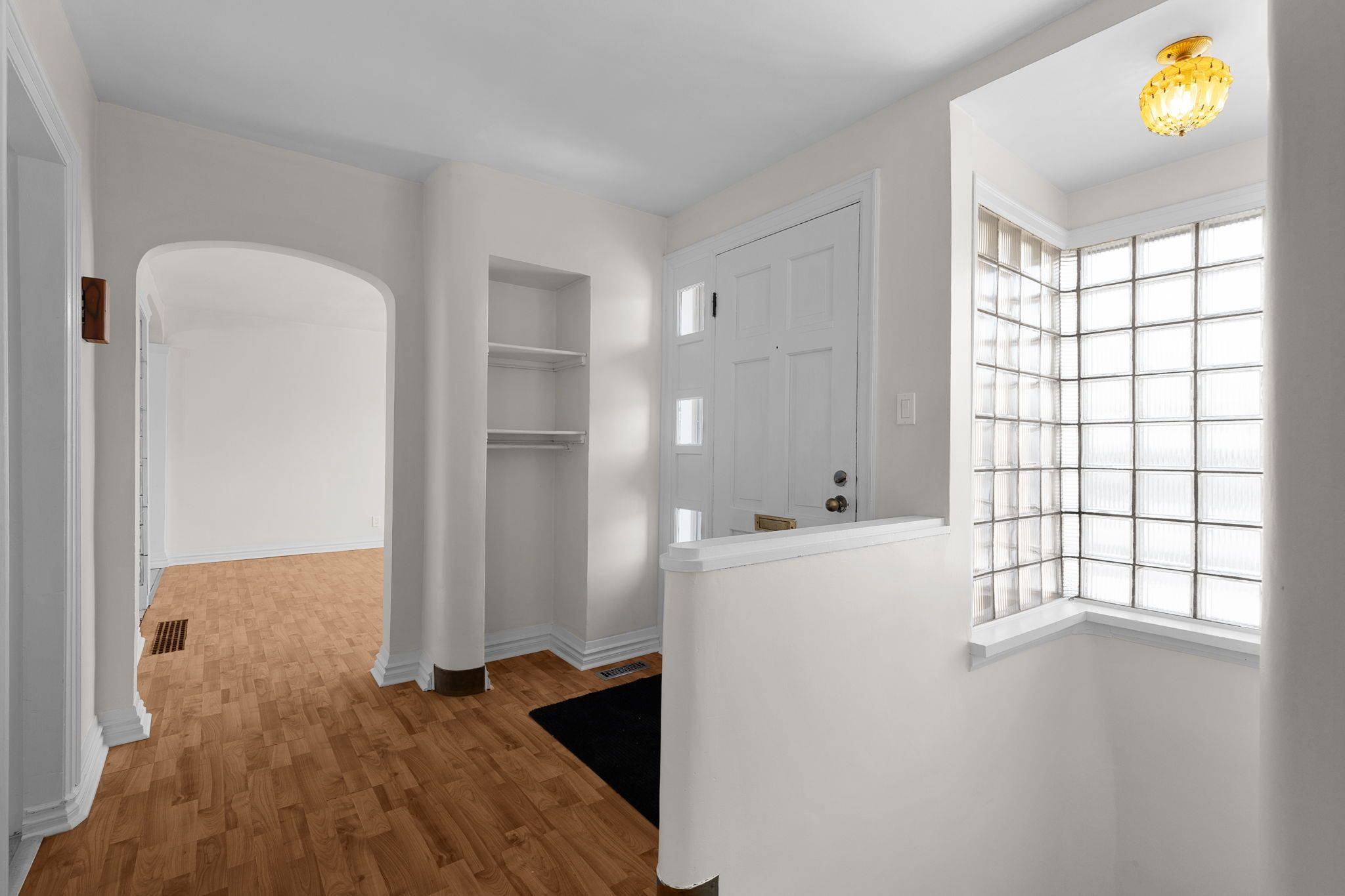 20 Rose AVE, Orillia, ON L3V 2N5