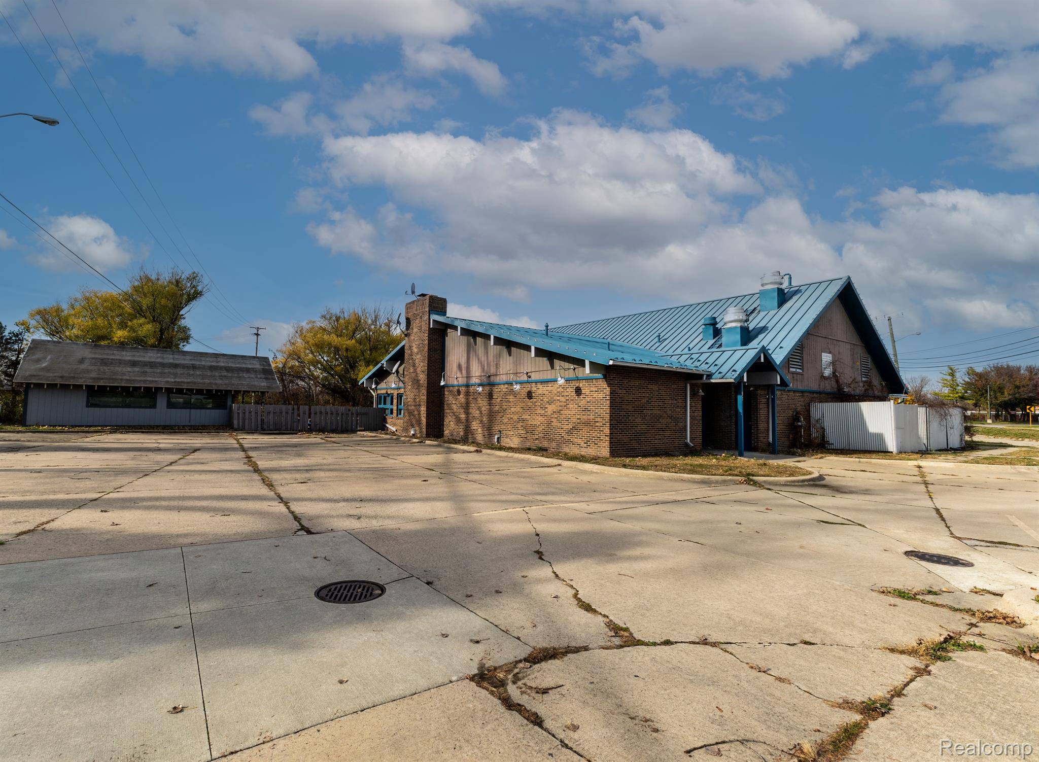 240 N RIVER RD, Mt. Clemens, MI 48043