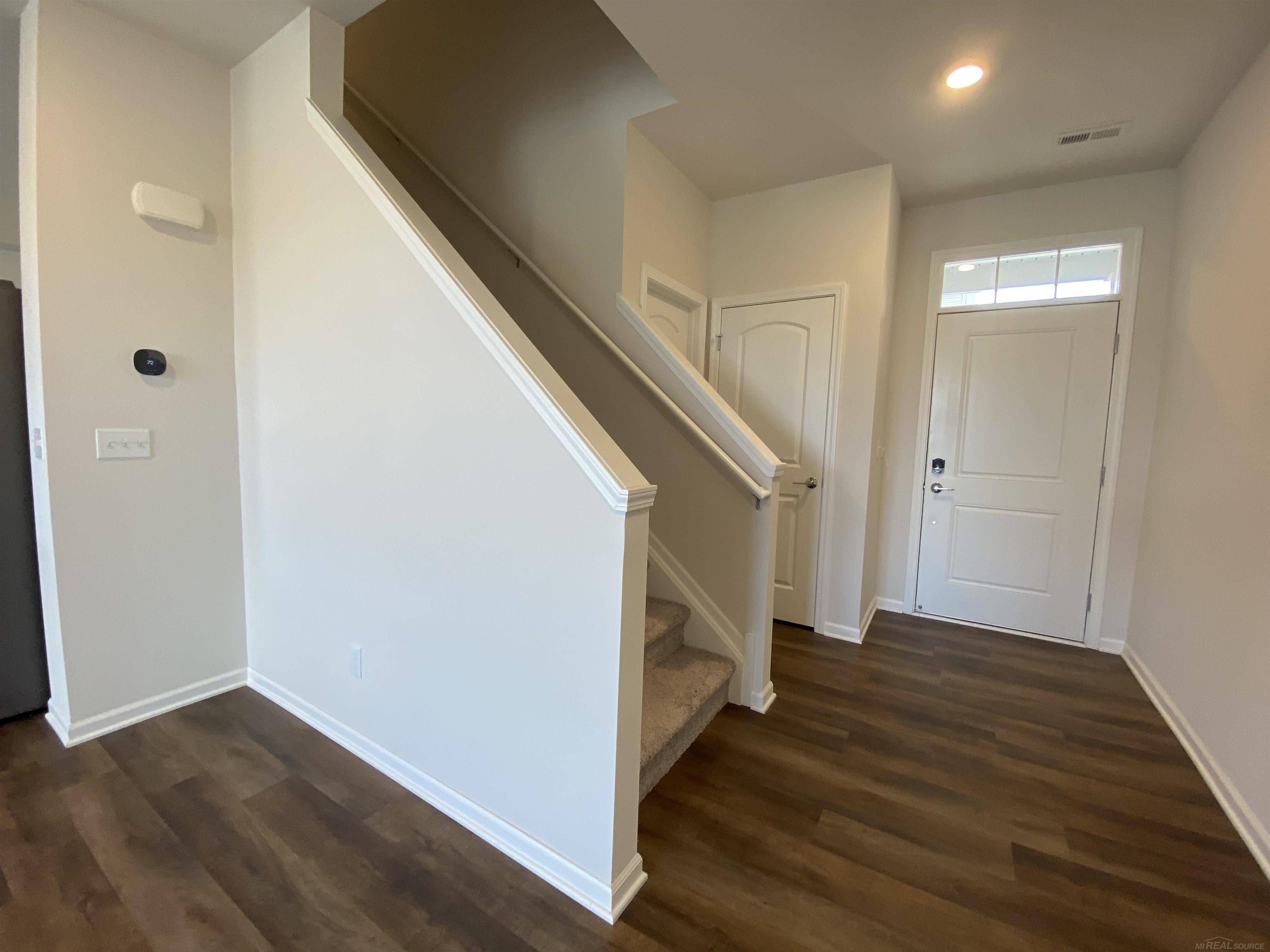 8783 Pioneer DR, Washington Twp, MI 48094