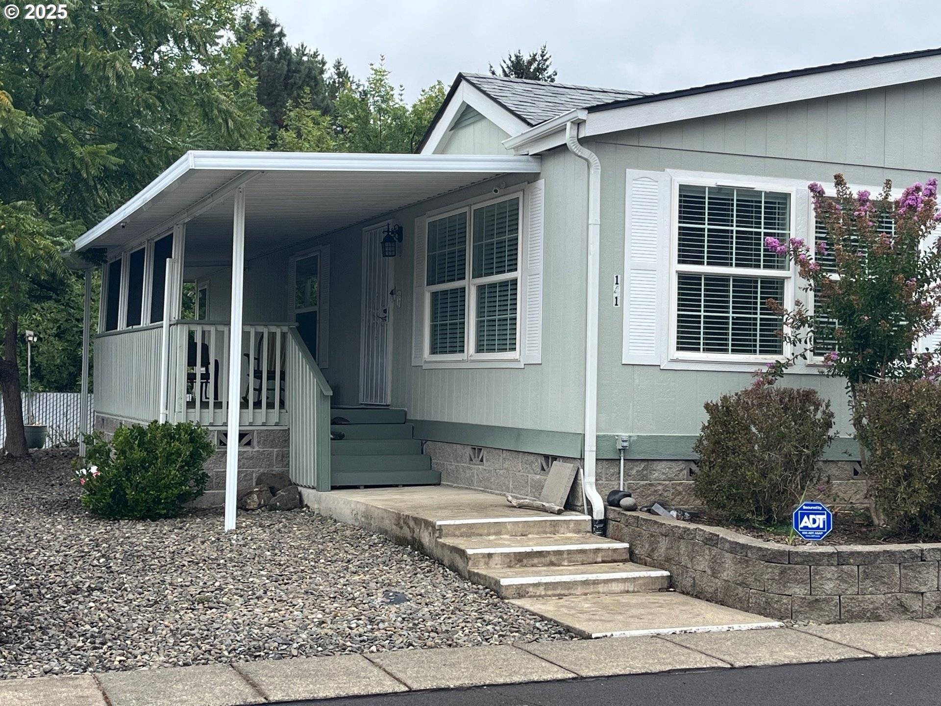 141 RIVER RIDGE AVE, Roseburg, OR 97471