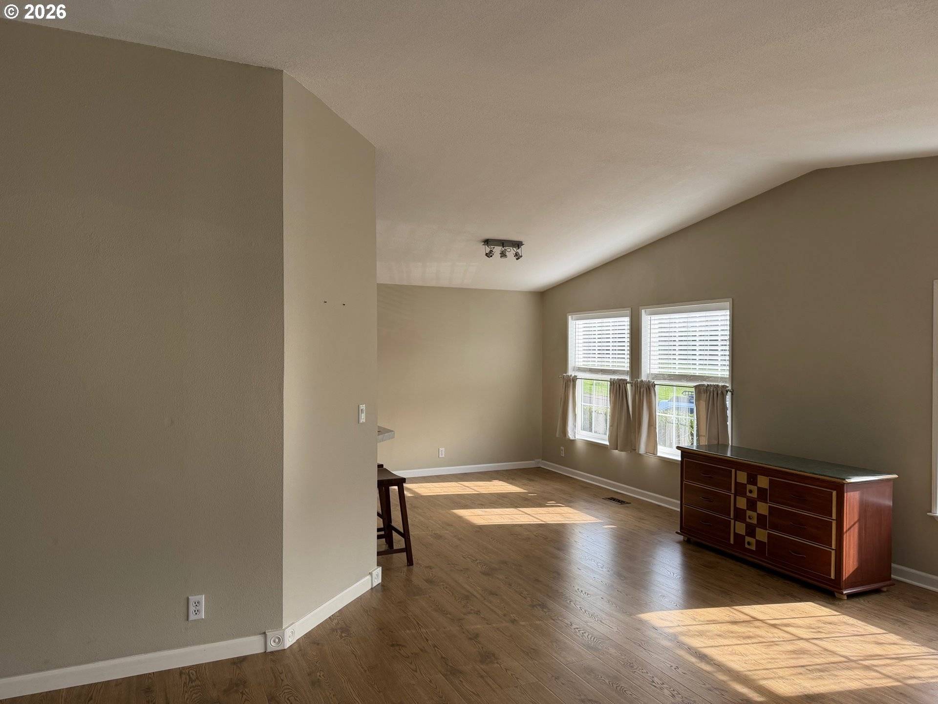 141 RIVER RIDGE AVE, Roseburg, OR 97471