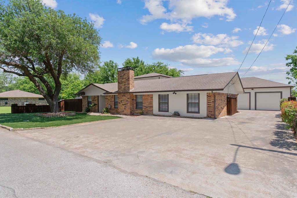 302 Erwin Street, Edgewood, TX 75117