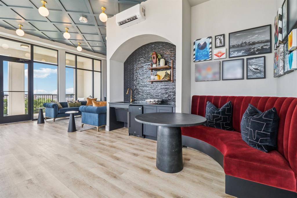405 N Ewing Avenue #416, Dallas, TX 75203