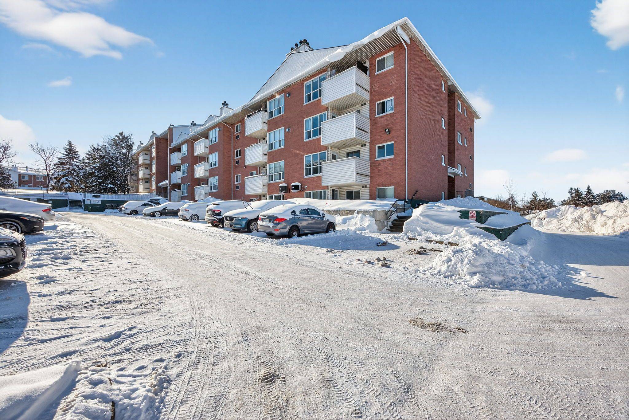 120 Bell Farm RD #309, Barrie, ON L4M 6J2