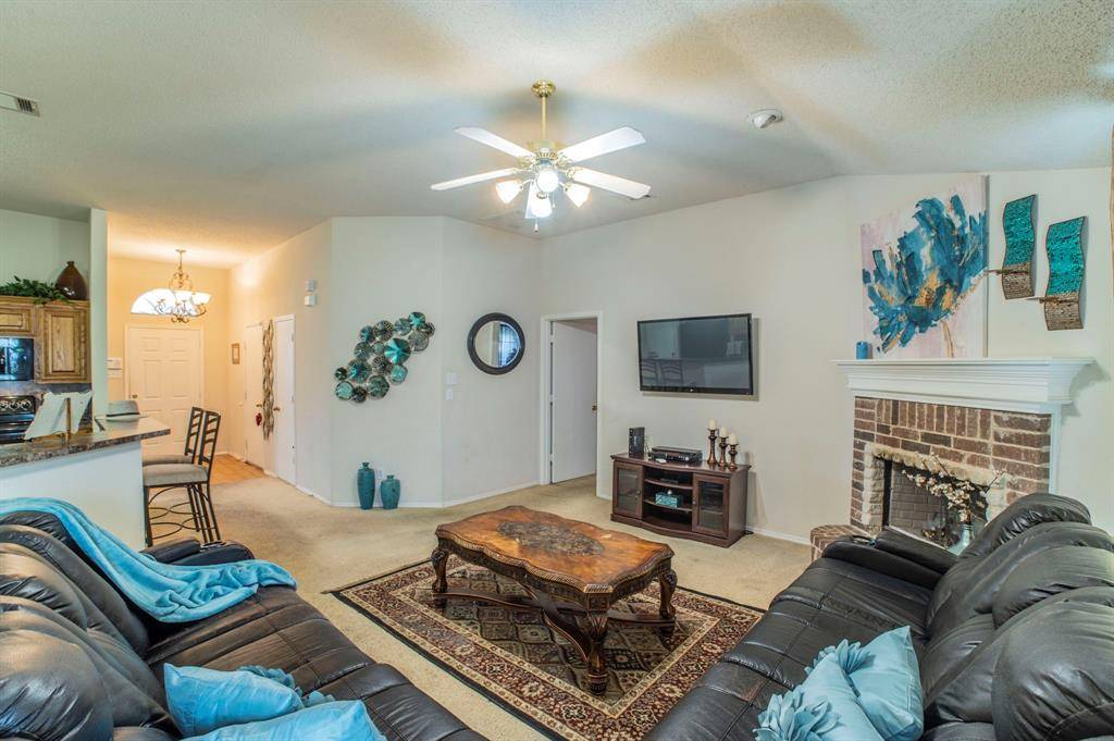 1634 Powder Horn Lane, Arlington, TX 76018