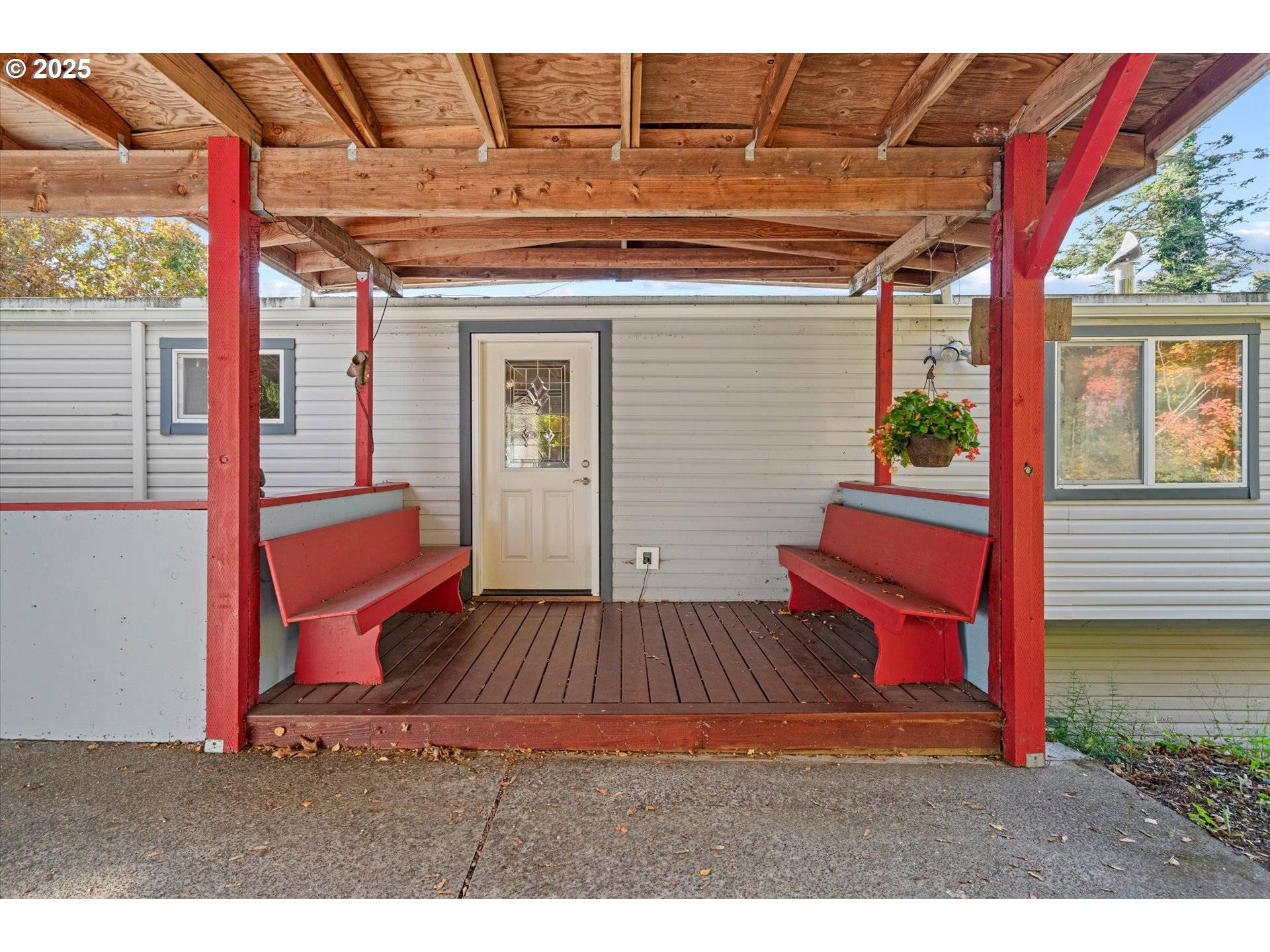 1515 NE MEYERS LN, Corbett, OR 97019