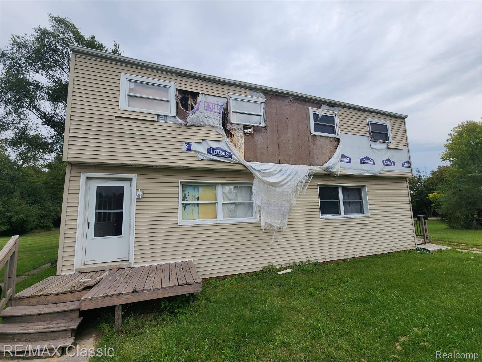 816 WASKIN DR, Tecumseh, MI 49286