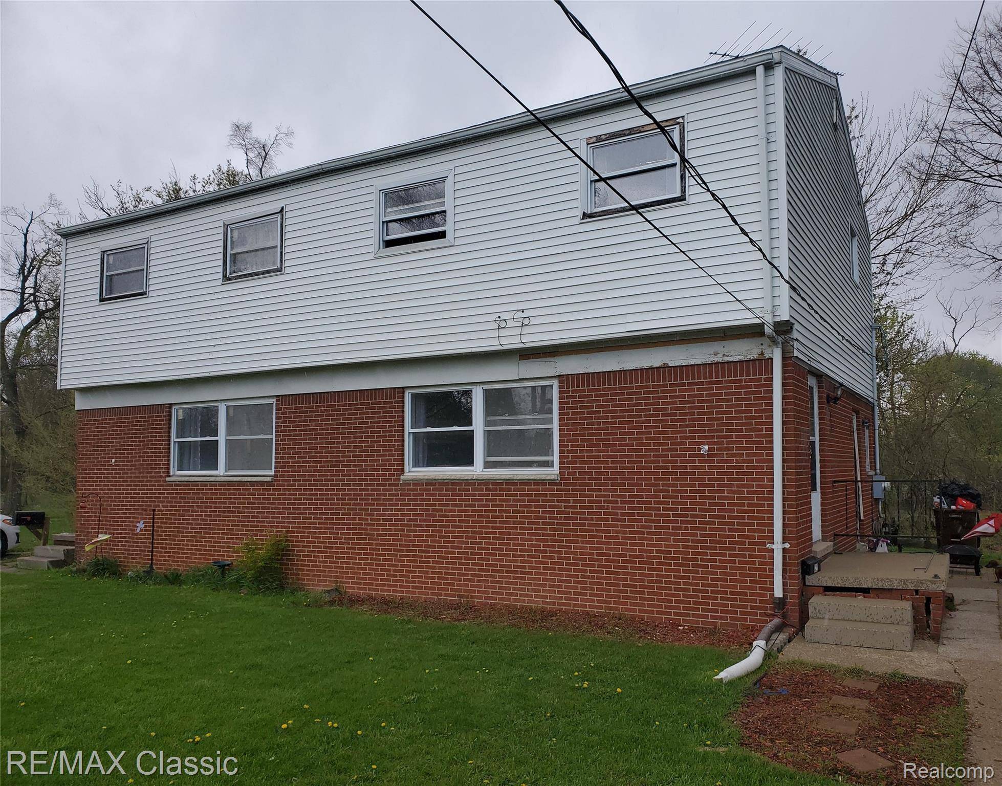 820 WASKIN DR, Tecumseh, MI 49286