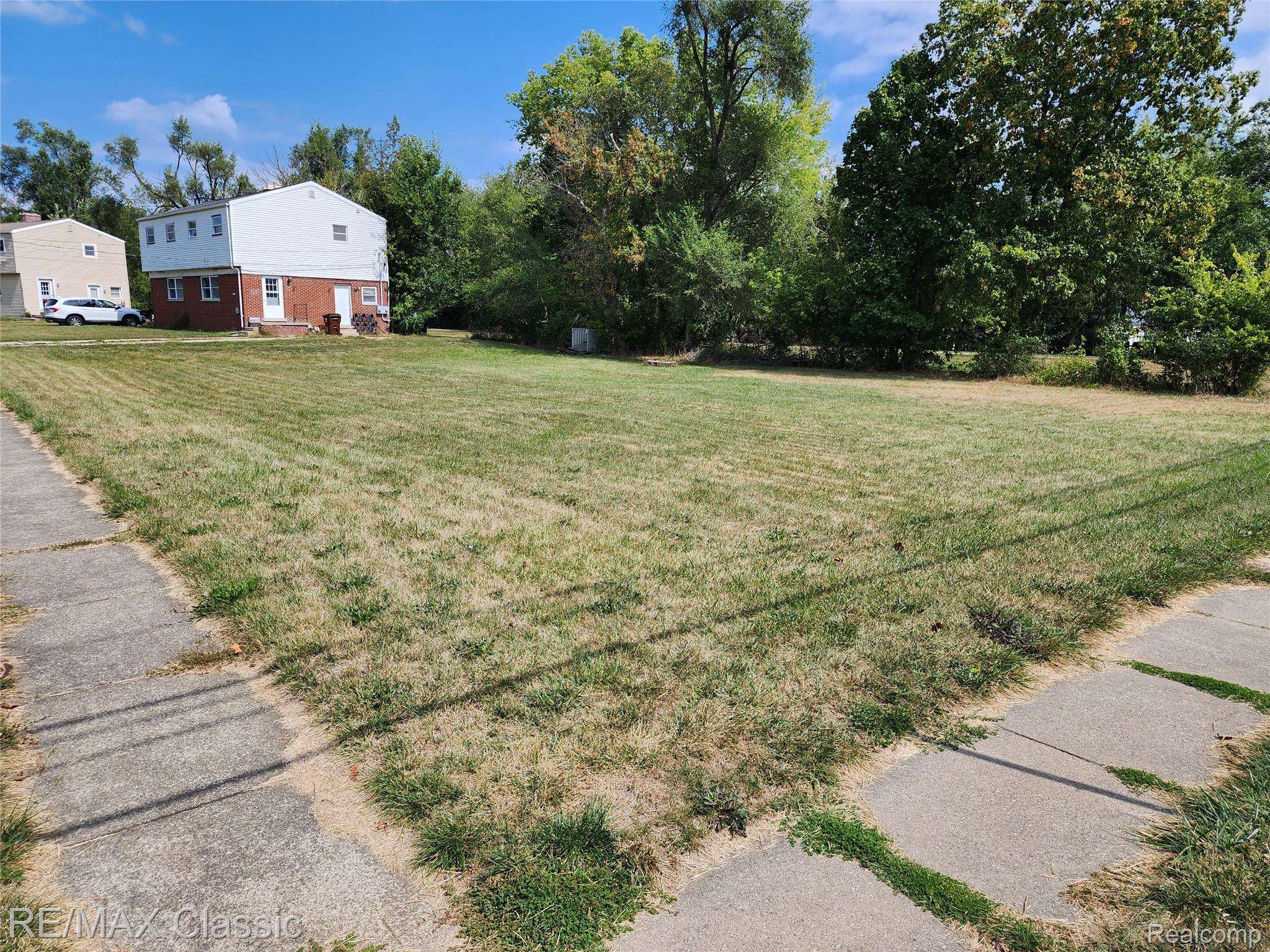 800 WASKIN DR, Tecumseh, MI 49286