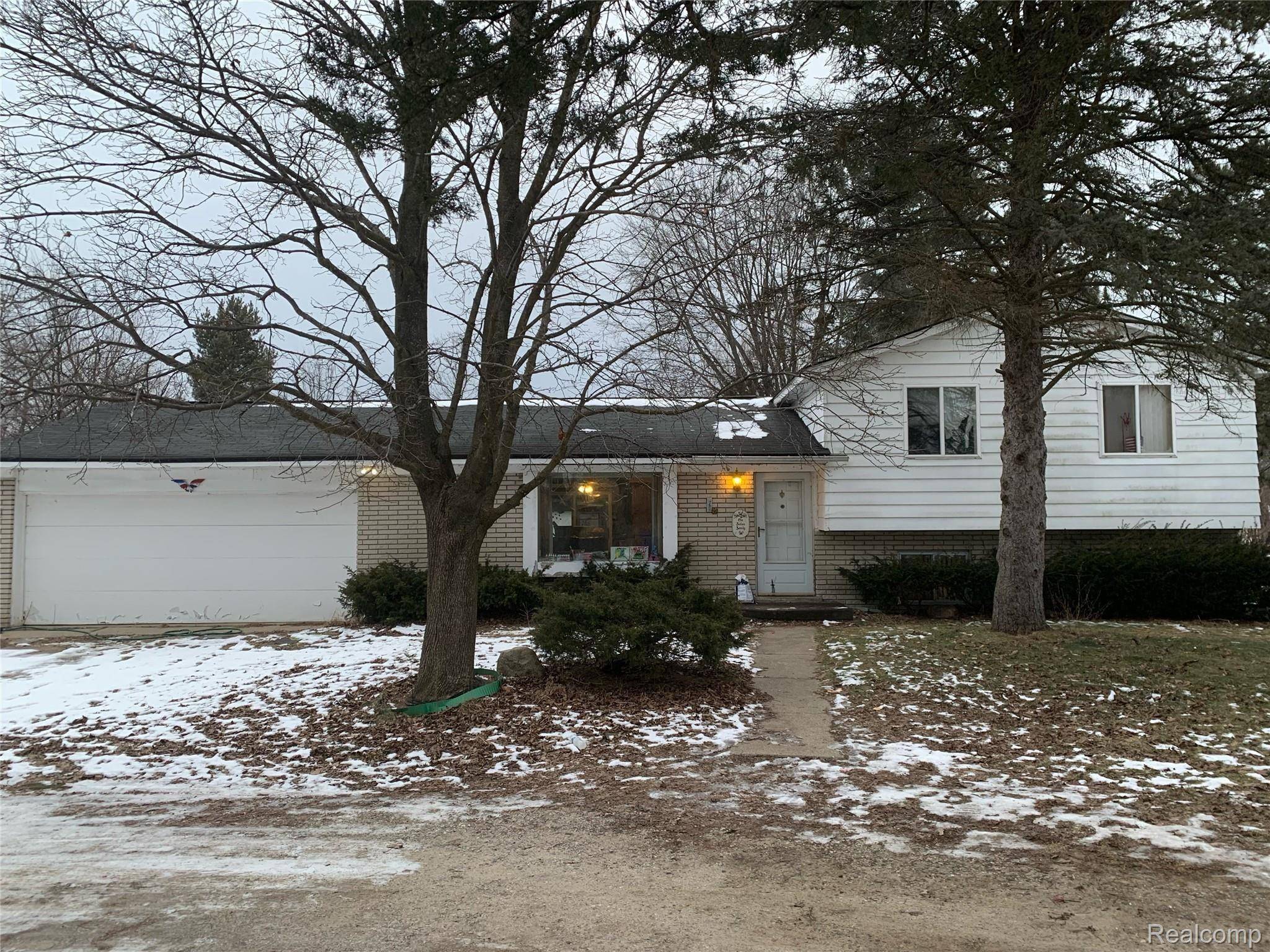 2030 CHARMS RD, Wixomcity_oakland, MI 48393
