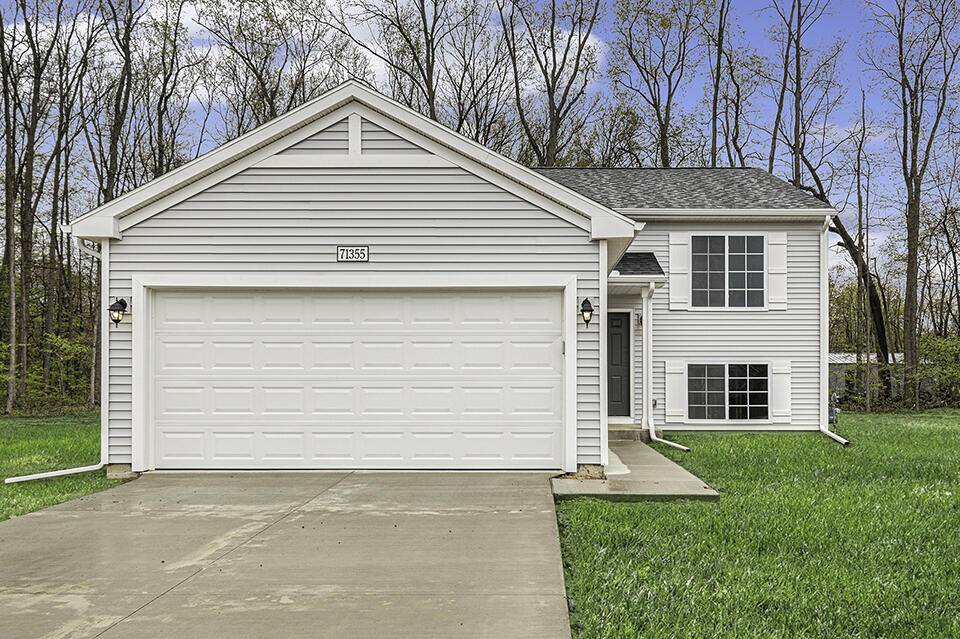 2445 Stratton RD, Benton Twp, MI 49022