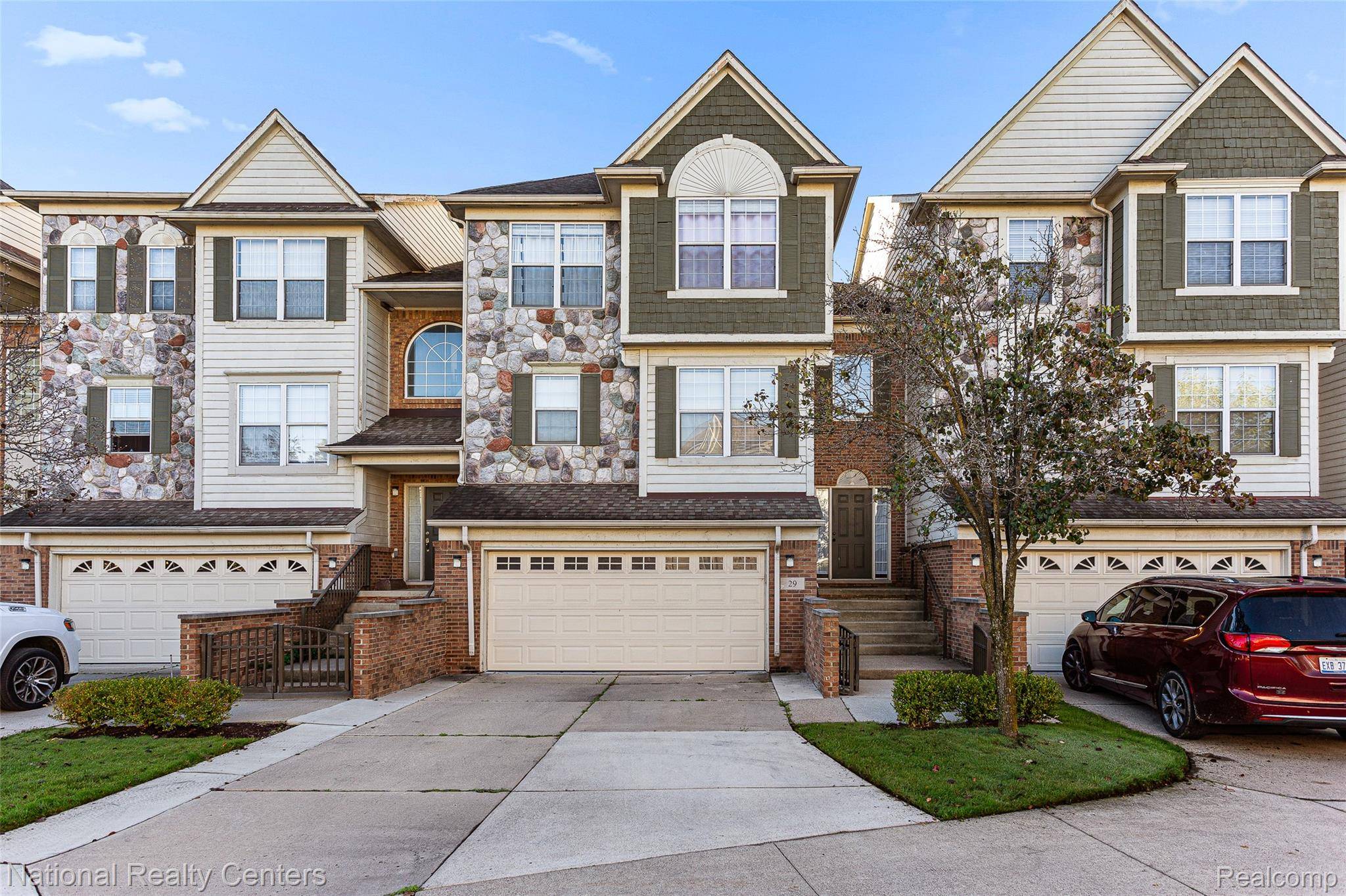 29 Lyons CT, Dearborn, MI 48126