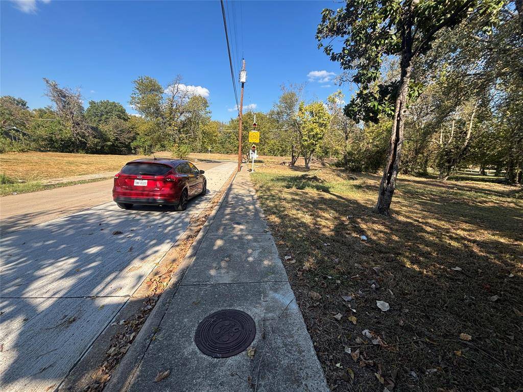 2850 Frost Avenue, Dallas, TX 75215