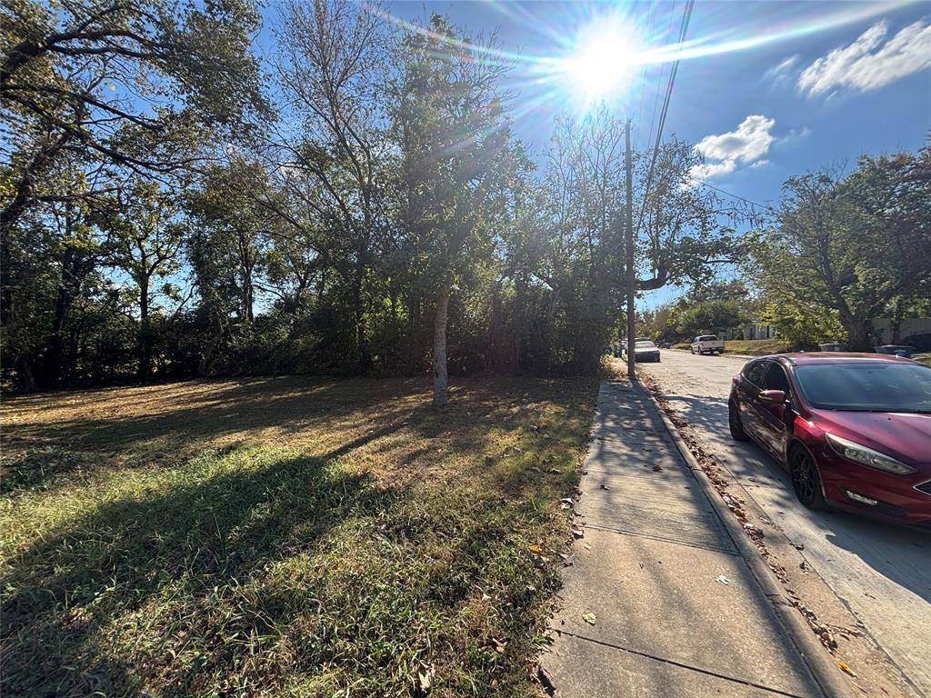 2850 Frost Avenue, Dallas, TX 75215