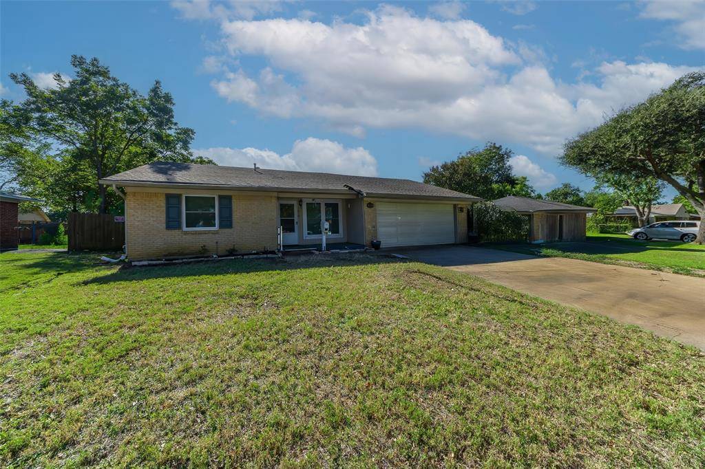 1818 Hillcrest Drive, Irving, TX 75062