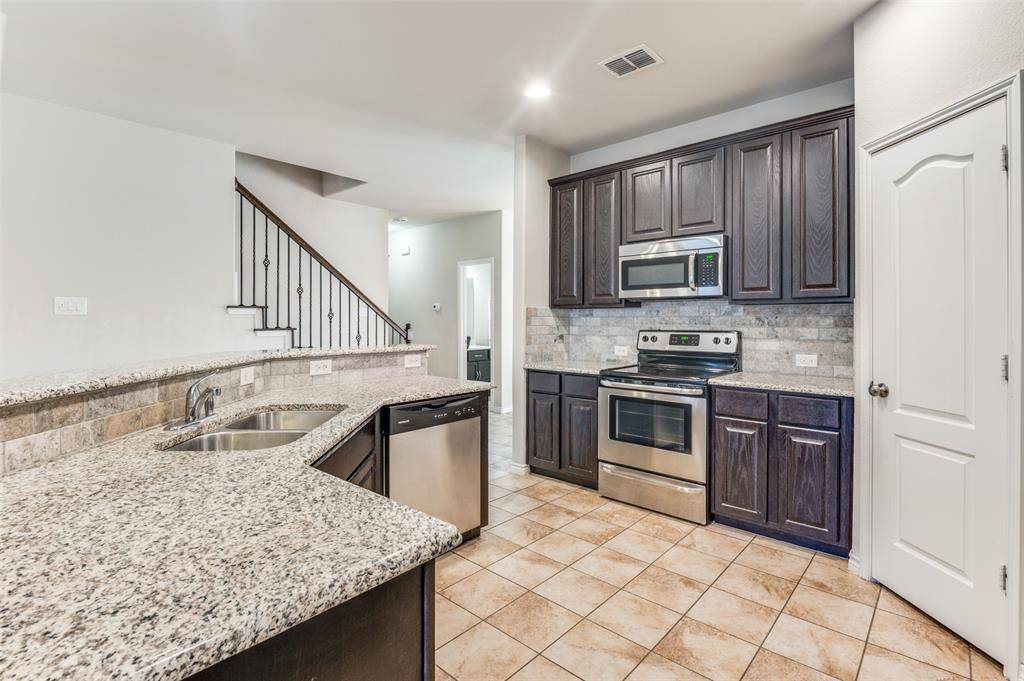 8023 Vista Hill Lane, Dallas, TX 75249