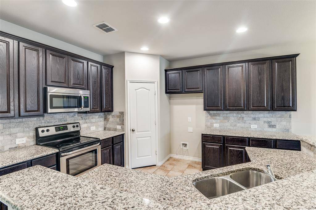 8023 Vista Hill Lane, Dallas, TX 75249