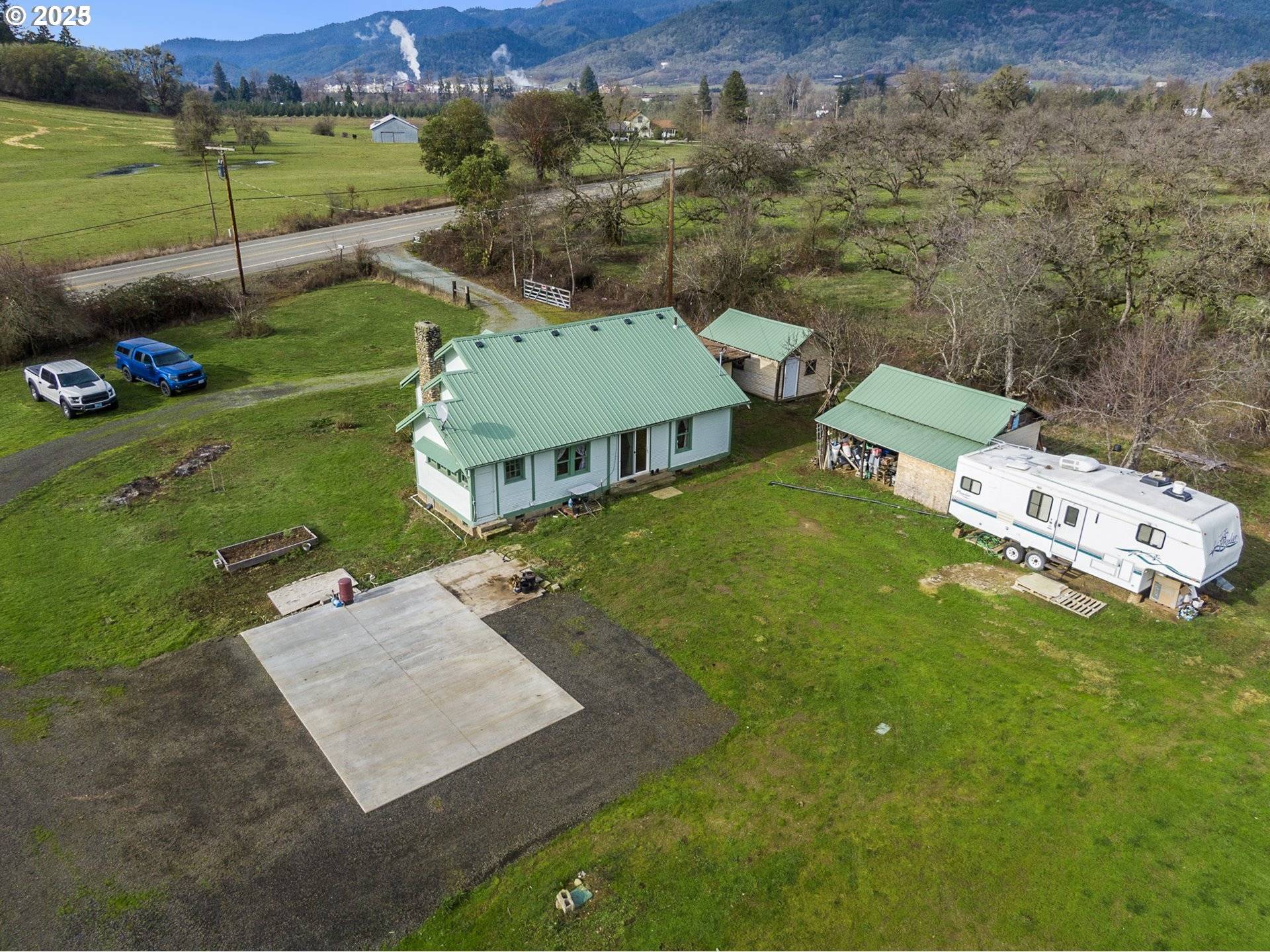 4359 CANYONVILLE RIDDLE RD, Riddle, OR 97469