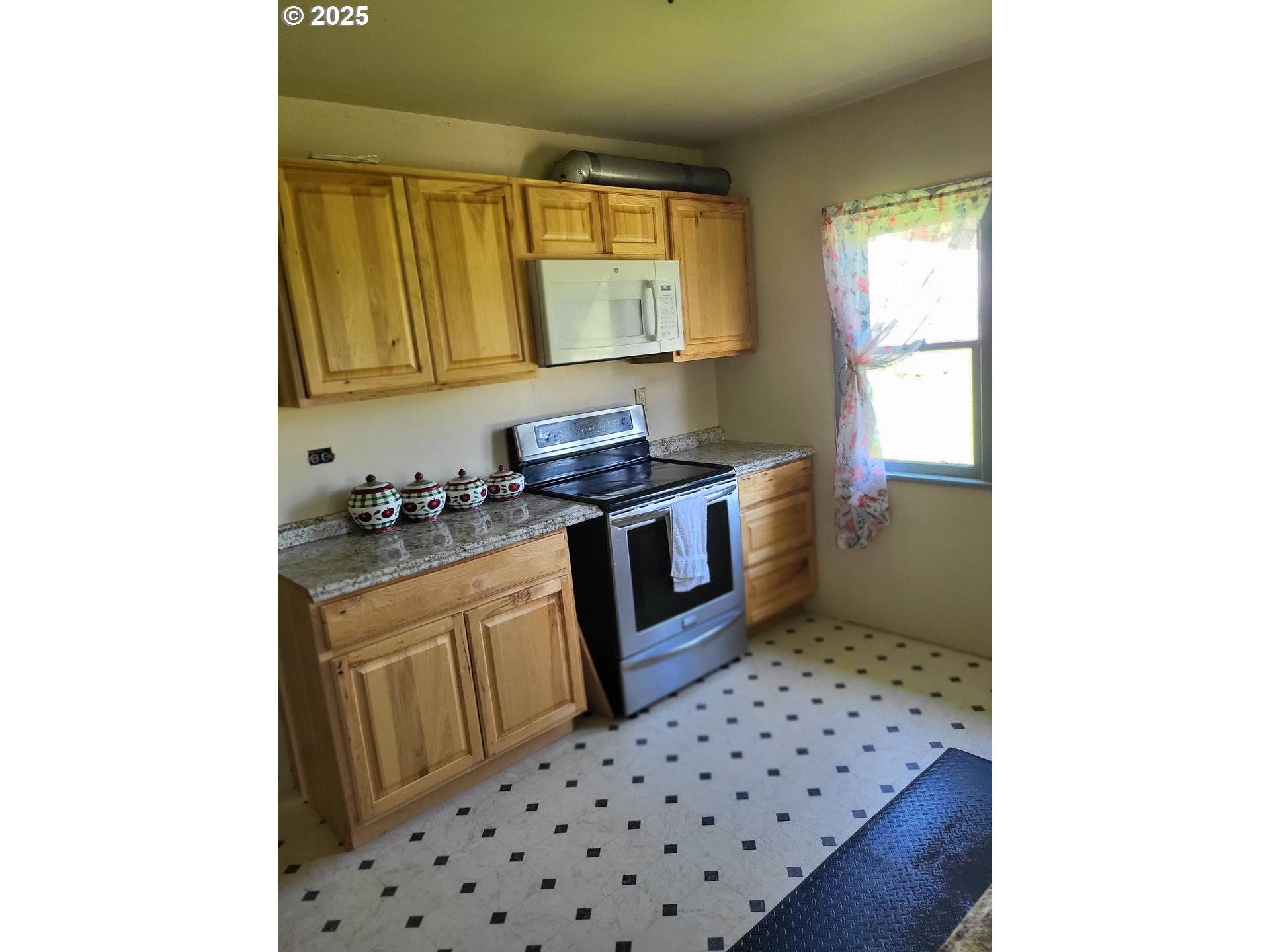 4359 CANYONVILLE RIDDLE RD, Riddle, OR 97469