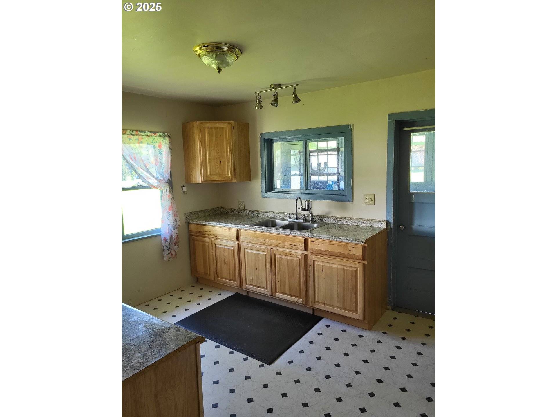 4359 CANYONVILLE RIDDLE RD, Riddle, OR 97469