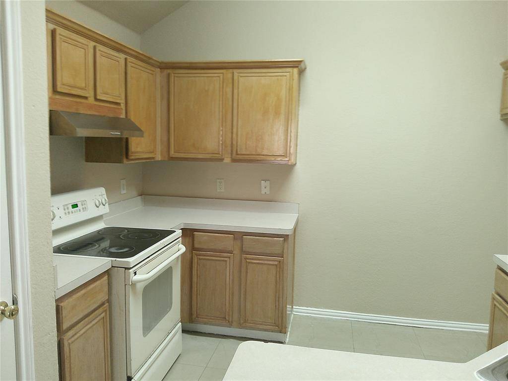 5644 Indian Hill Drive, Arlington, TX 76018