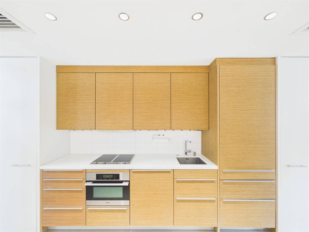 1111 Lagoon Drive, Dallas, TX 75207