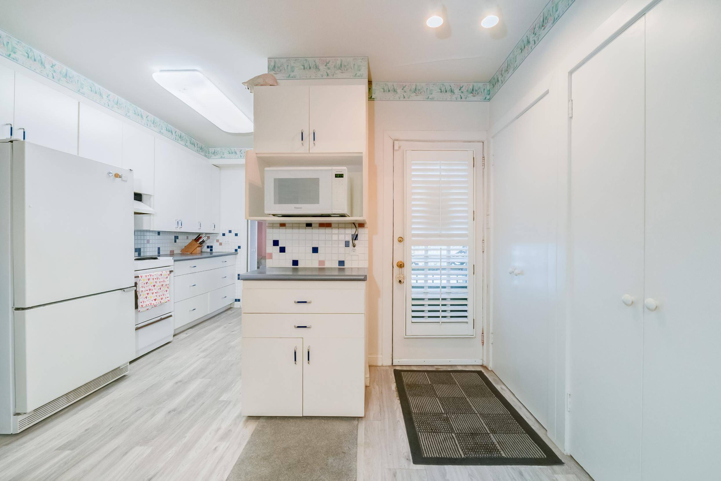 50 Buckingham AVE, Toronto C04, ON M4N 1R2