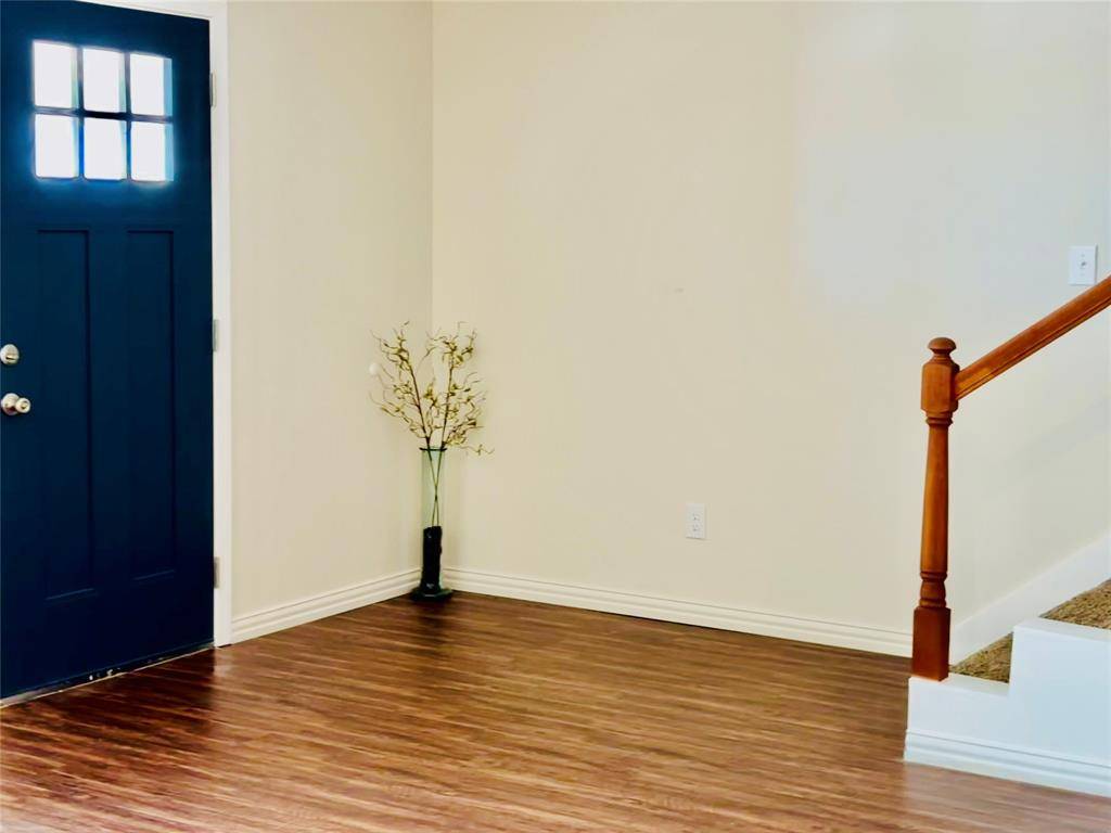 6215 Roby Drive, Arlington, TX 76001