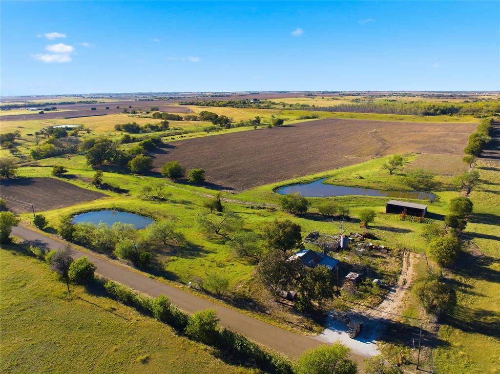 2663 W Crabb Road, West, TX 76691