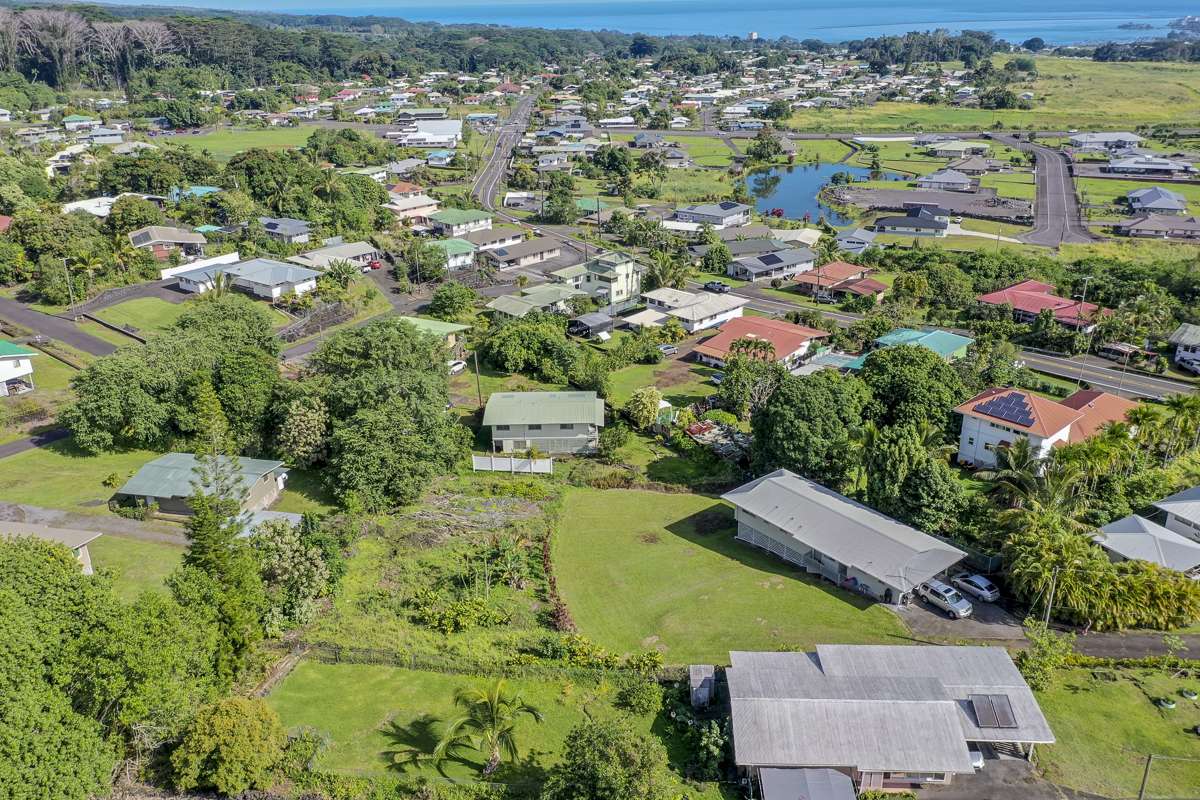 560 KAUMANA DR, Hilo, HI 96720