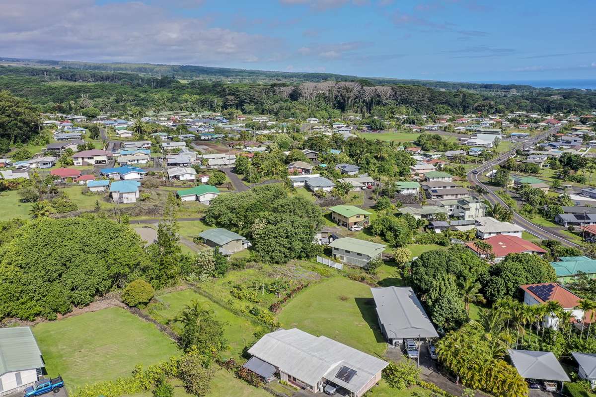 560 KAUMANA DR, Hilo, HI 96720