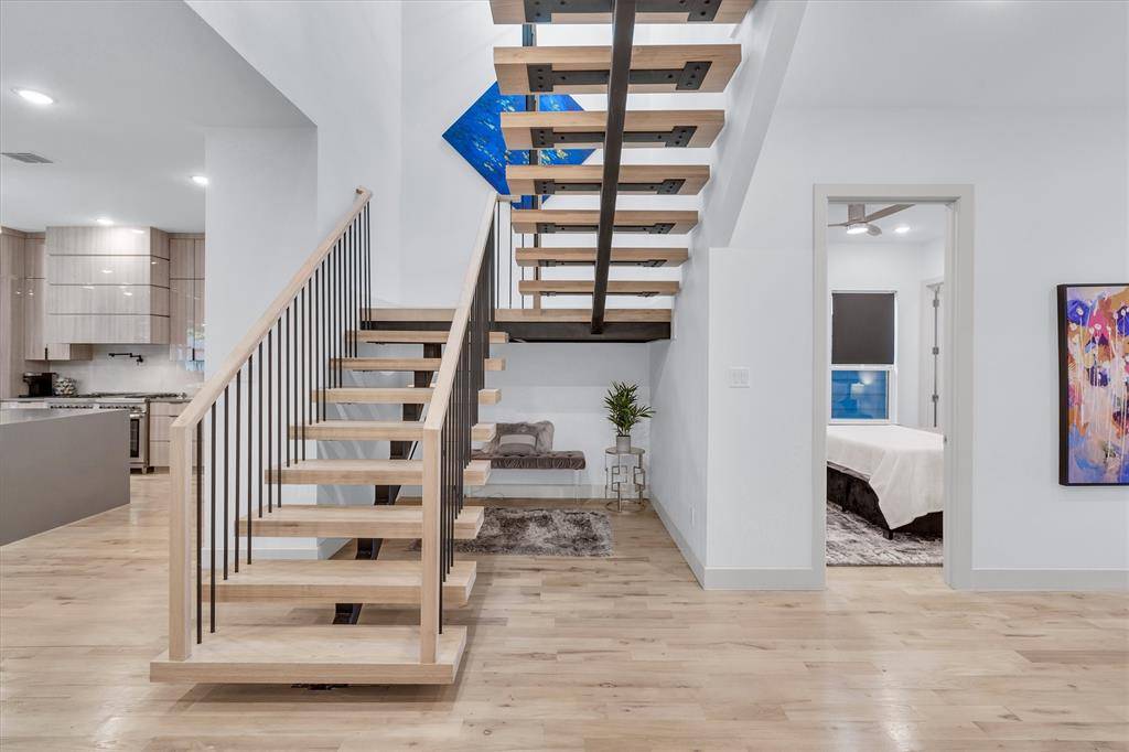 7519 Robin Road, Dallas, TX 75209