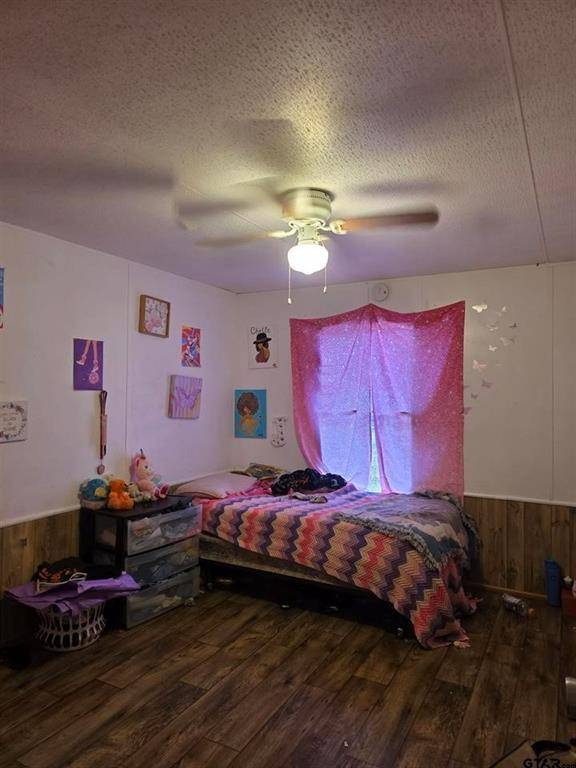 300 Walnut, Naples, TX 75568