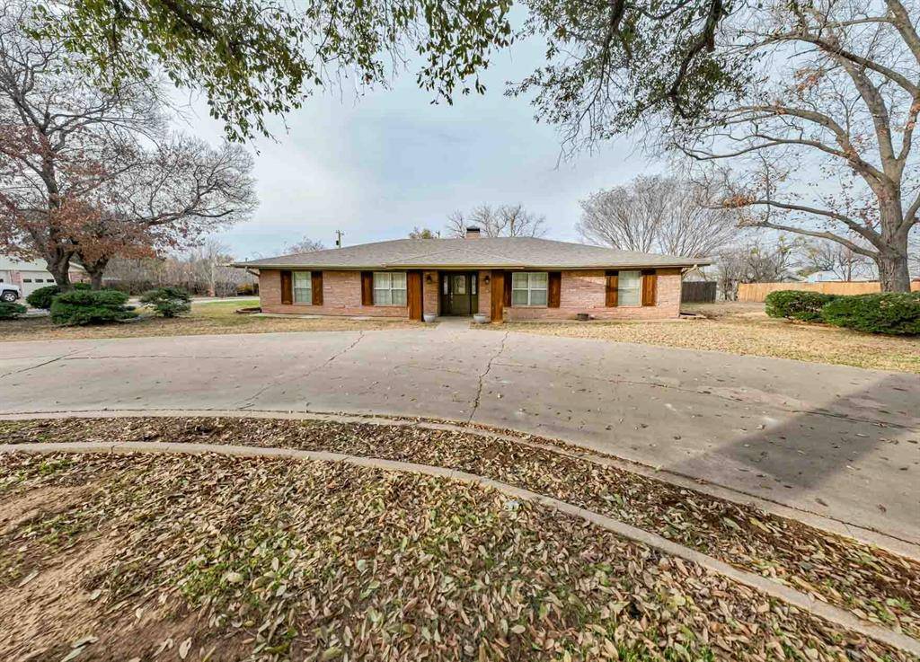 1506 W Elliott Street, Breckenridge, TX 76424