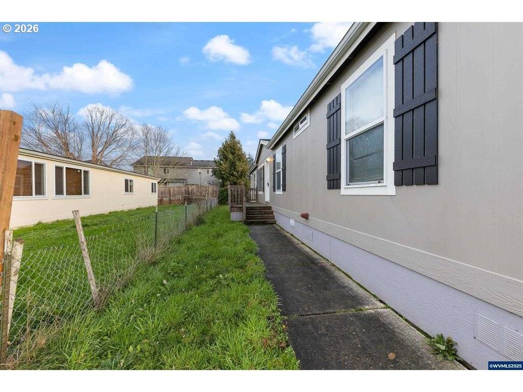 151 EDWARDS RD, Monmouth, OR 97361