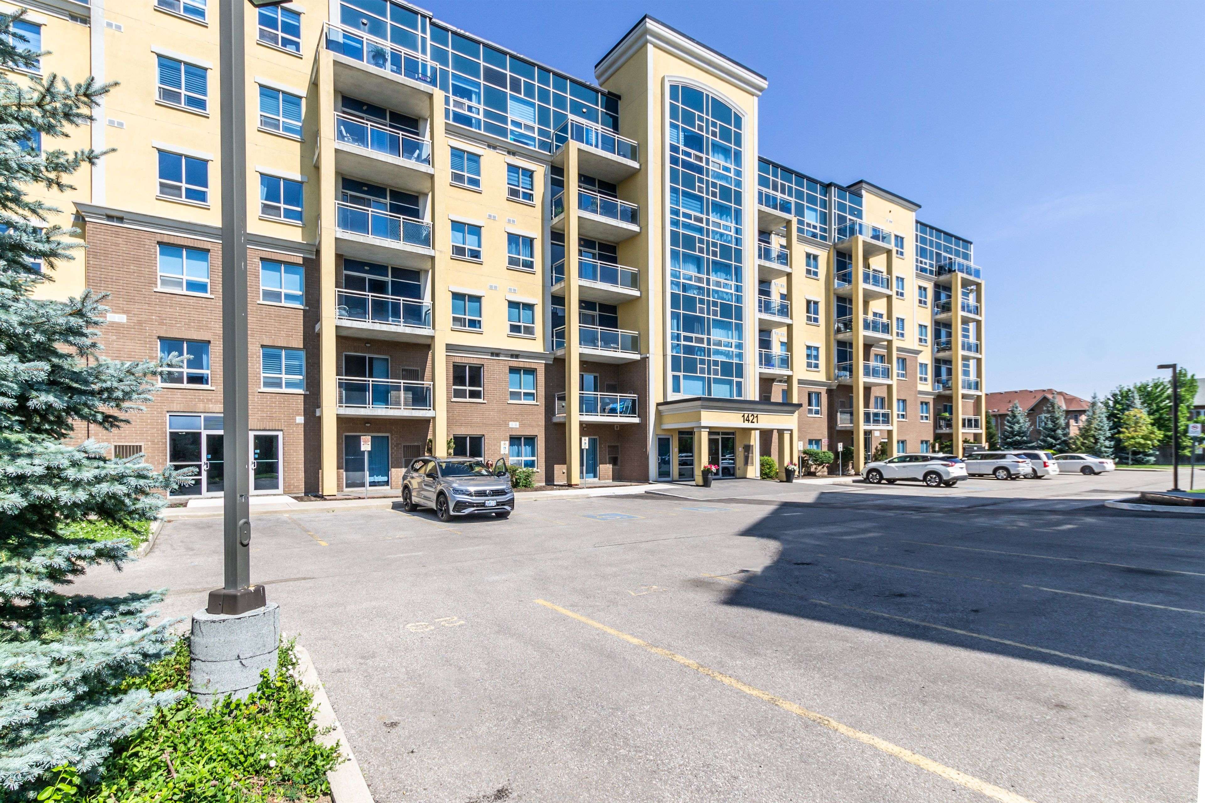 1421 Costigan RD #404, Milton, ON L9T 2N4