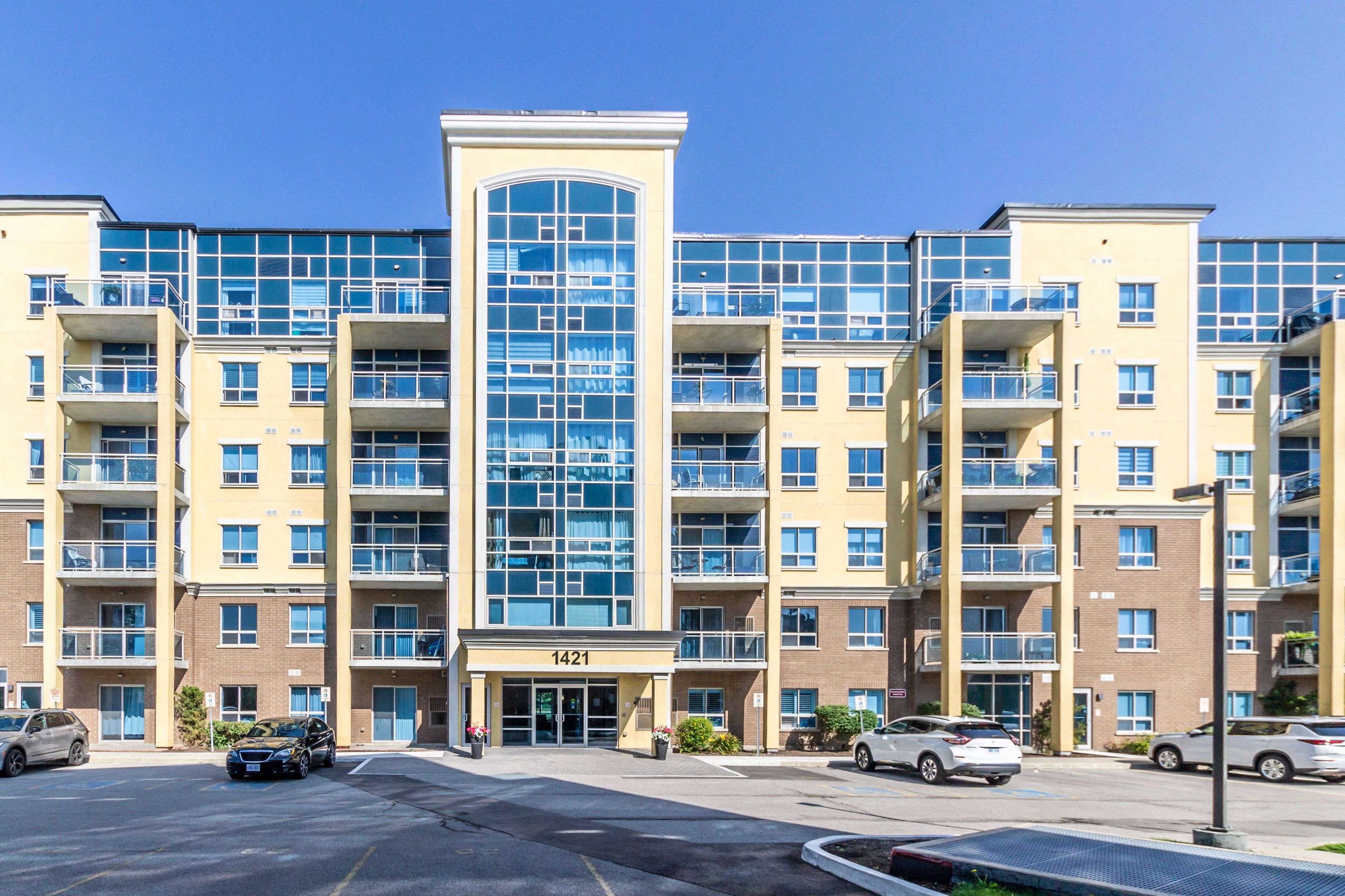 1421 Costigan RD #404, Milton, ON L9T 2N4